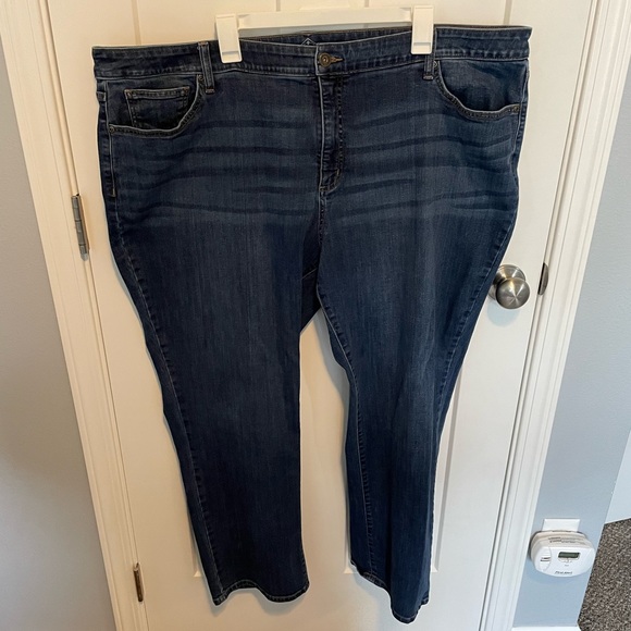 St. John’s Bay 28W plus Size Women’s Straight leg Jeans - Picture 1 of 4
